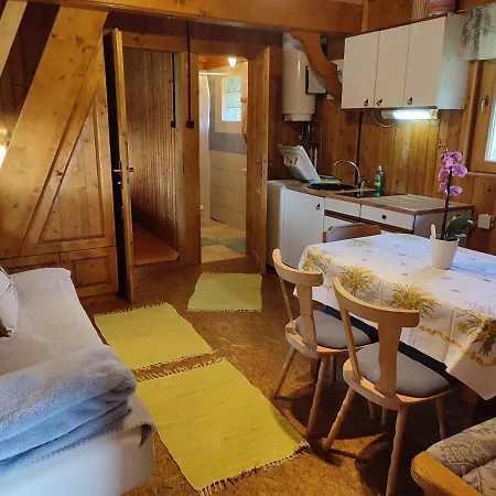 3 Rivers Beehive On A Farm Camping Radovljica
