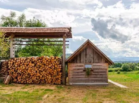 3 Rivers Beehive On A Farm *