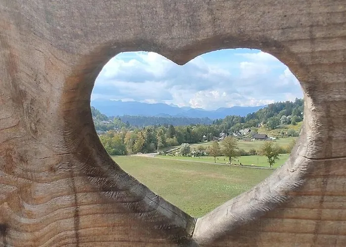 Beehive On A Farm Holiday home *